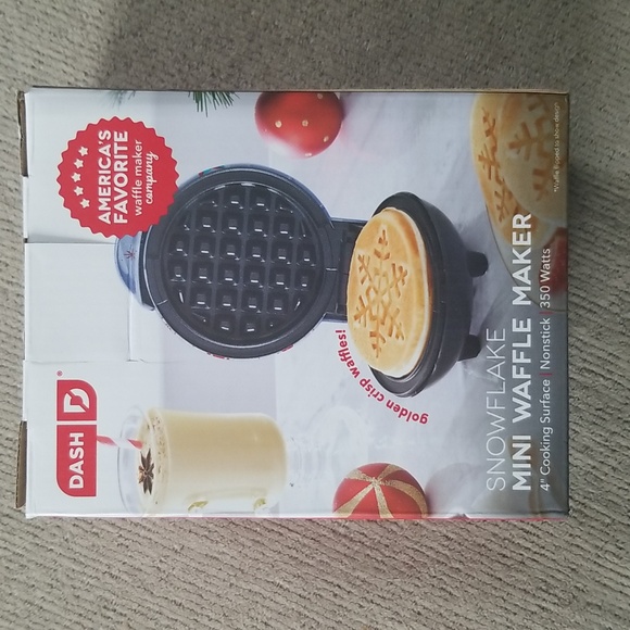 NEW! Dash Snowflake Mini Waffle Maker, Christmas Breakfast, Christmas Waffles - Picture 4 of 7
